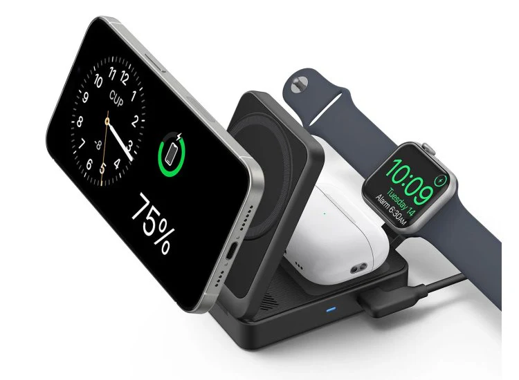 Anker MagGo Wireless Charging Station (15W, Foldable 3-in-1) - Image 2
