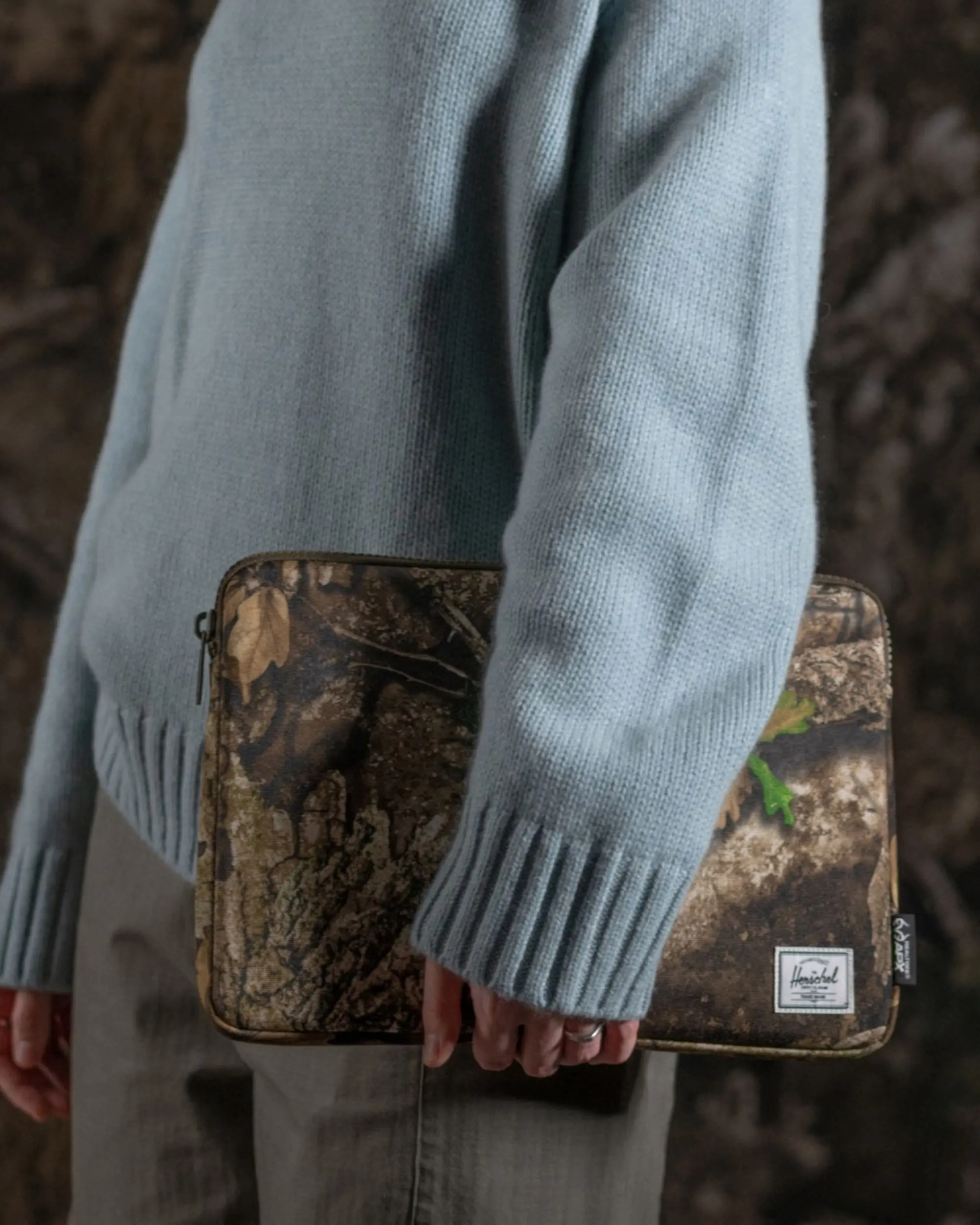 Herschel Realtree® Anchor 14 Inch Sleeve Realtree - Image 5