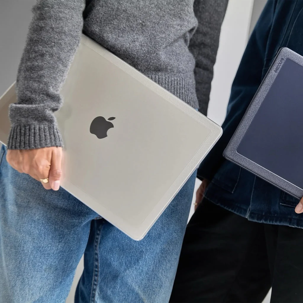 Incase Edge HardShell for 14-inch Macbook Pro (M1- M4) - Clear - Image 4