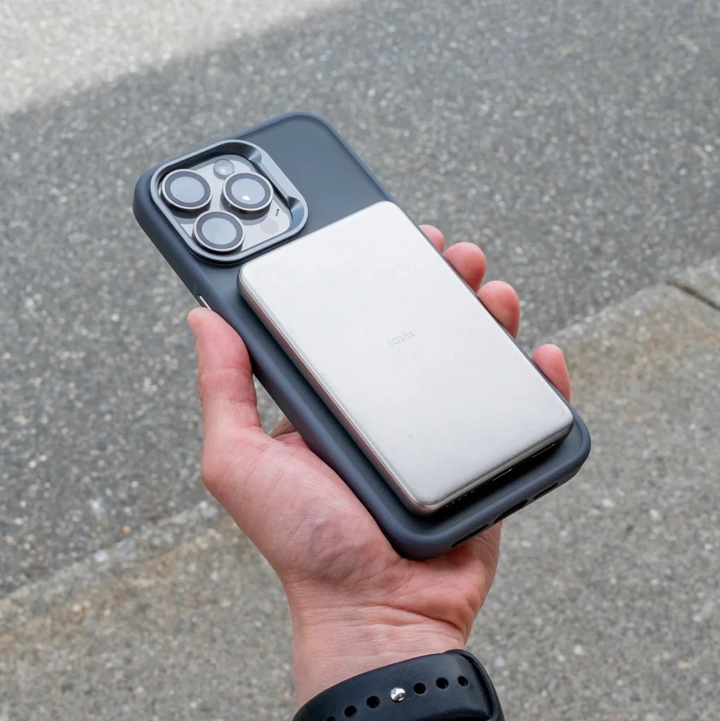 LOGiiX Piston Power 5000 mAh Slim Mag (Qi2) - Titanium - Image 3